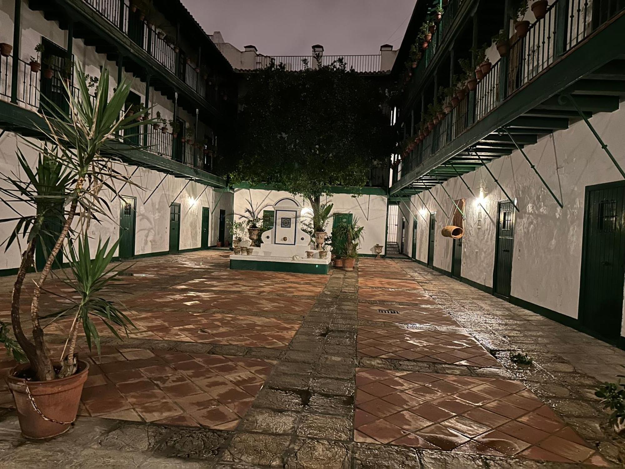 Casa Duque Compartida Familiar 1-Habitacion Con Bano Propio Sevilla Dış mekan fotoğraf